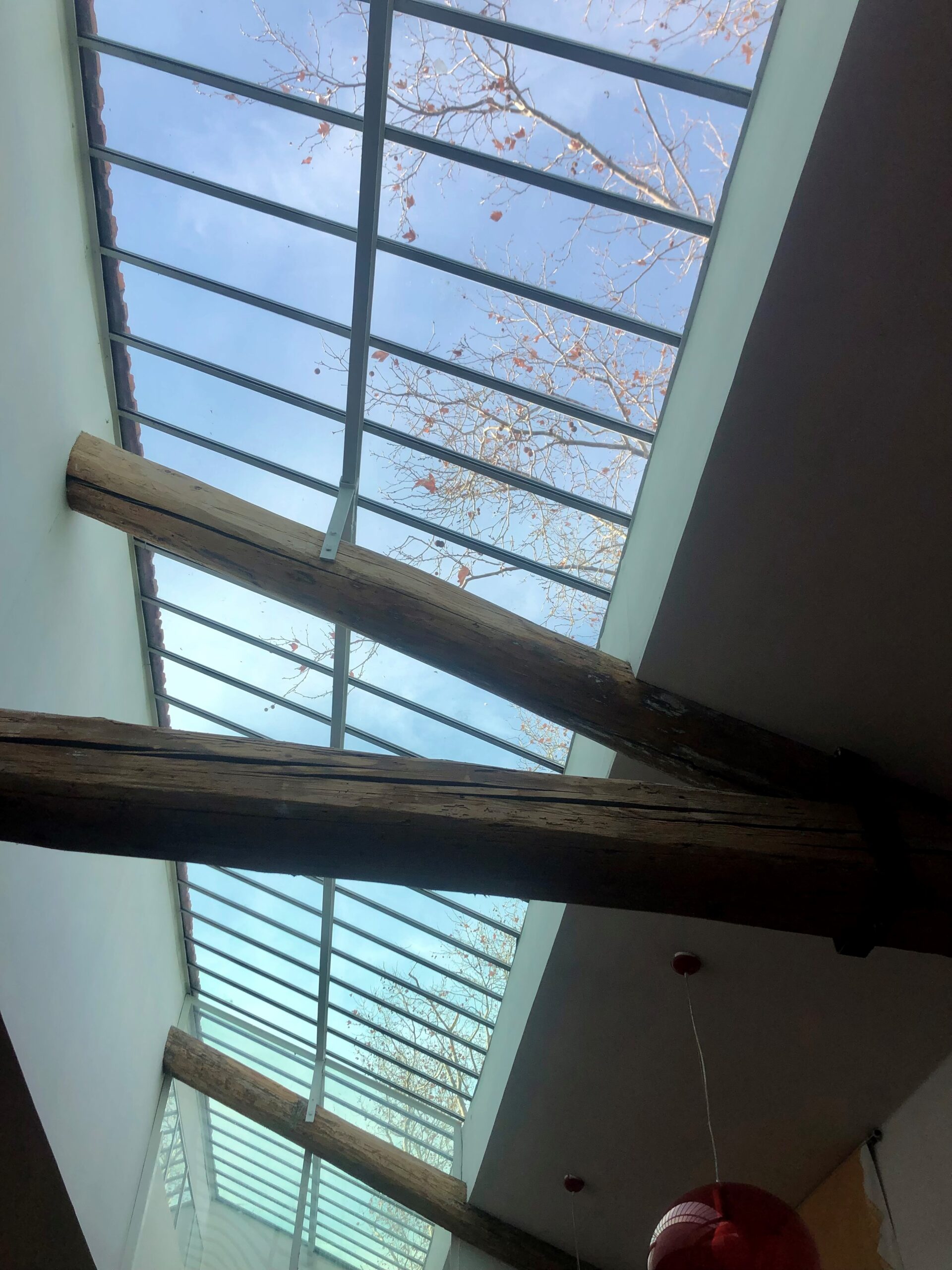 Verrière zénithale pour donner plus de luminosité à votre chez soi