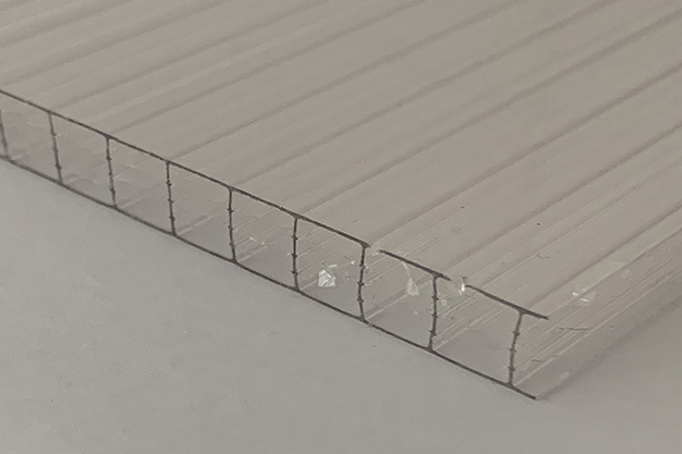 Polycarbonate, Makrolon, Altuglass, des matières substitutives du vitrage