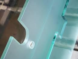 trous et encoches sur verre - Miroiterie Gardoise