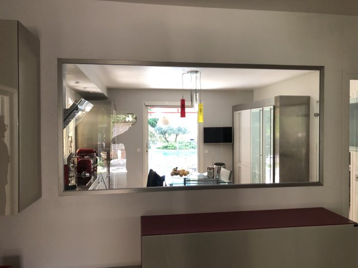 Verrière contemporaine pour cuisine dans le Gard