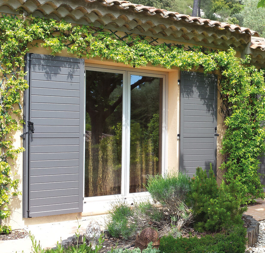 Volets battants en aluminium chez Menuiserie Gardoise